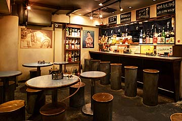 昭和のレトロな空間を再現!ちょっと懐かしい雰囲気の店内