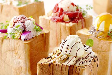 名物の「ハニートースト」は季節ごとに新作が登場