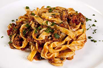 生パスタのタリアテッレ・ボロネーゼ