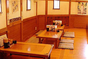 各種宴会に最適な座敷はゆったり寛げるスペース