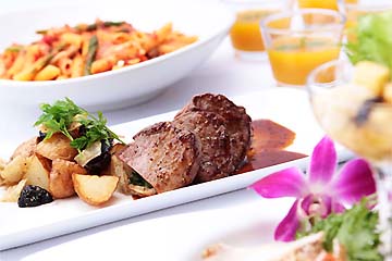 旬の食材を使った自慢の料理は必食