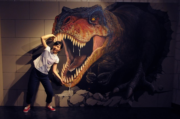 【食いつき恐竜】今にも食いつきそうなリアルな恐竜が大迫力！