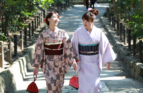 友達同士で、レンタル着物で気軽に鎌倉散策♪