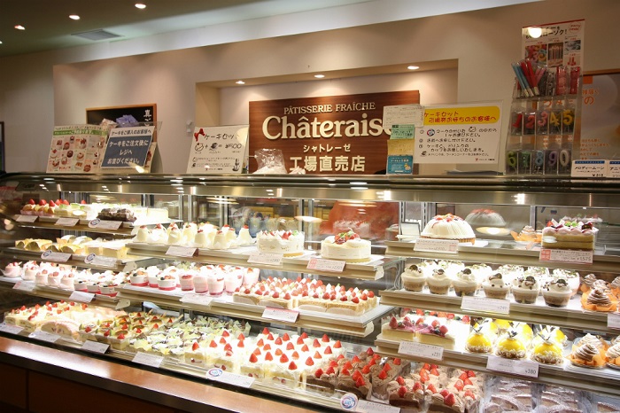 シャトレーゼのお菓子売店 美味しそうなケーキがたくさん!