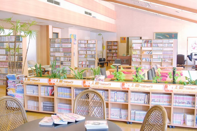 【温泉図書館】マンガ30,000冊を誇る伊豆最大級の温泉図書館。